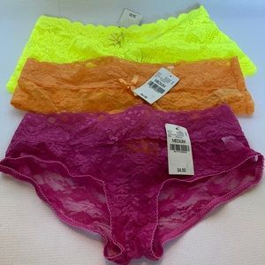 SOLD (NWT) WET SEAL LACE PANTIES BUNDLE